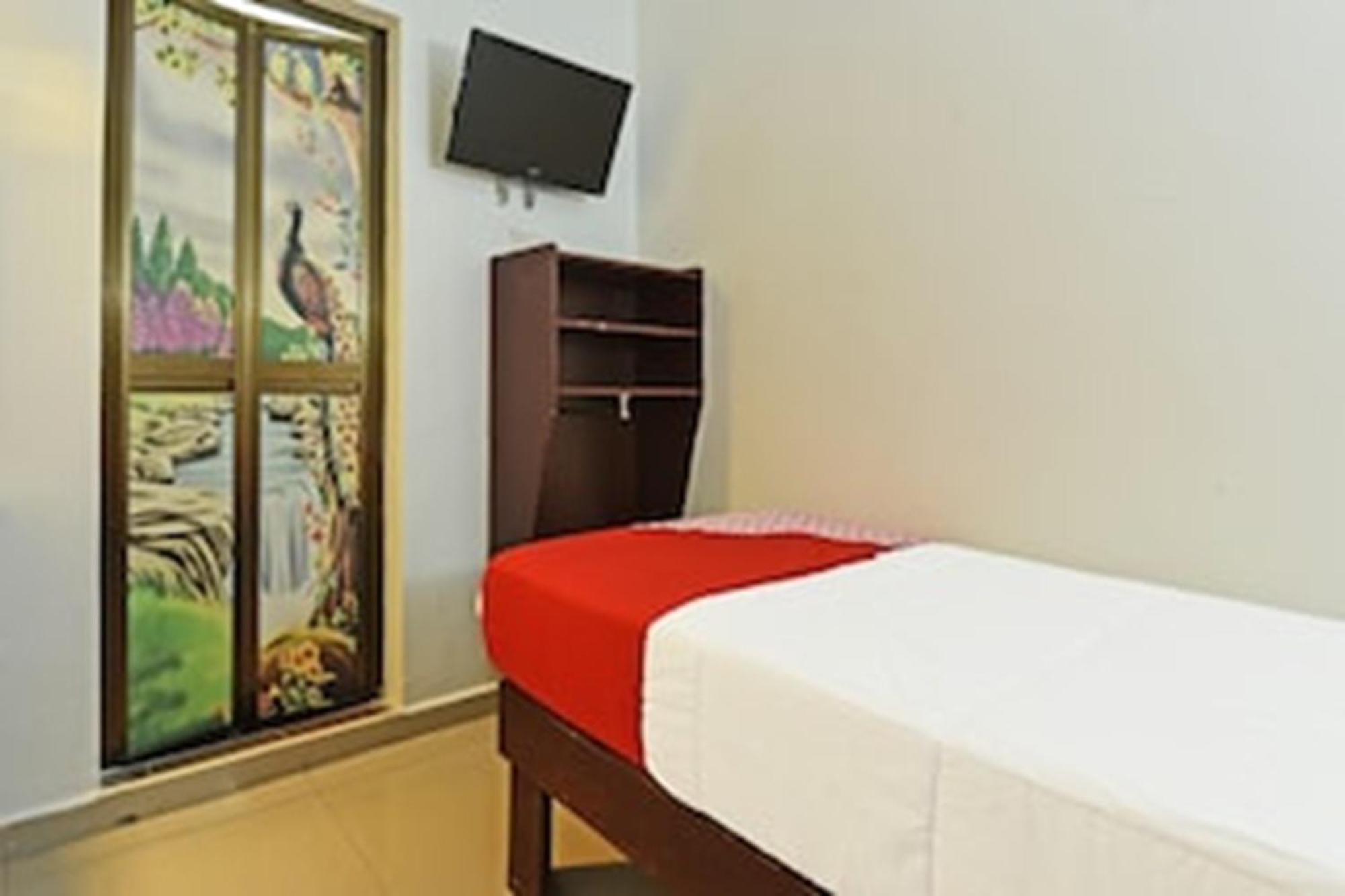 קואלה לומפור Super Oyo 90572 J Hotel Masjid India מראה חיצוני תמונה