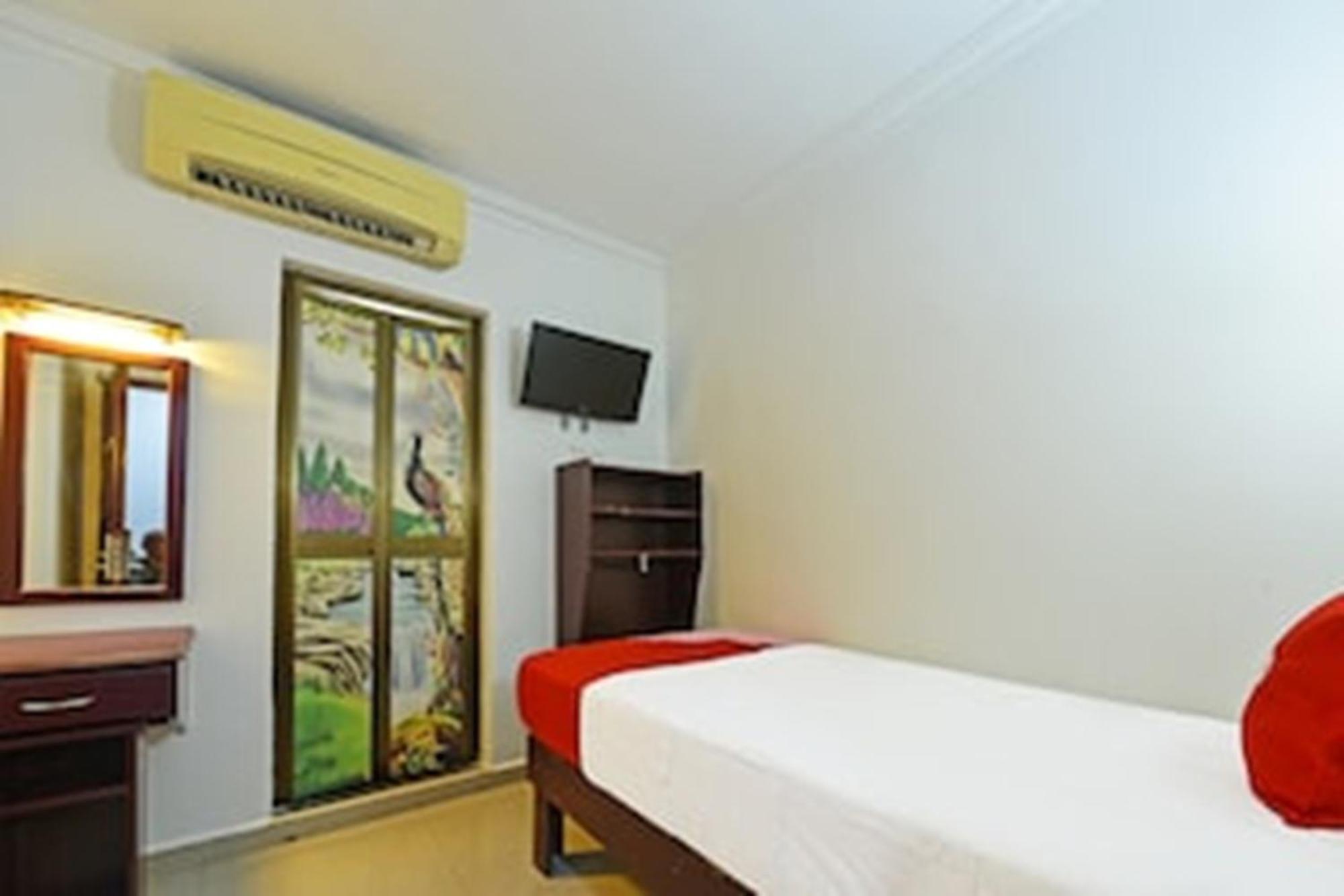 קואלה לומפור Super Oyo 90572 J Hotel Masjid India מראה חיצוני תמונה