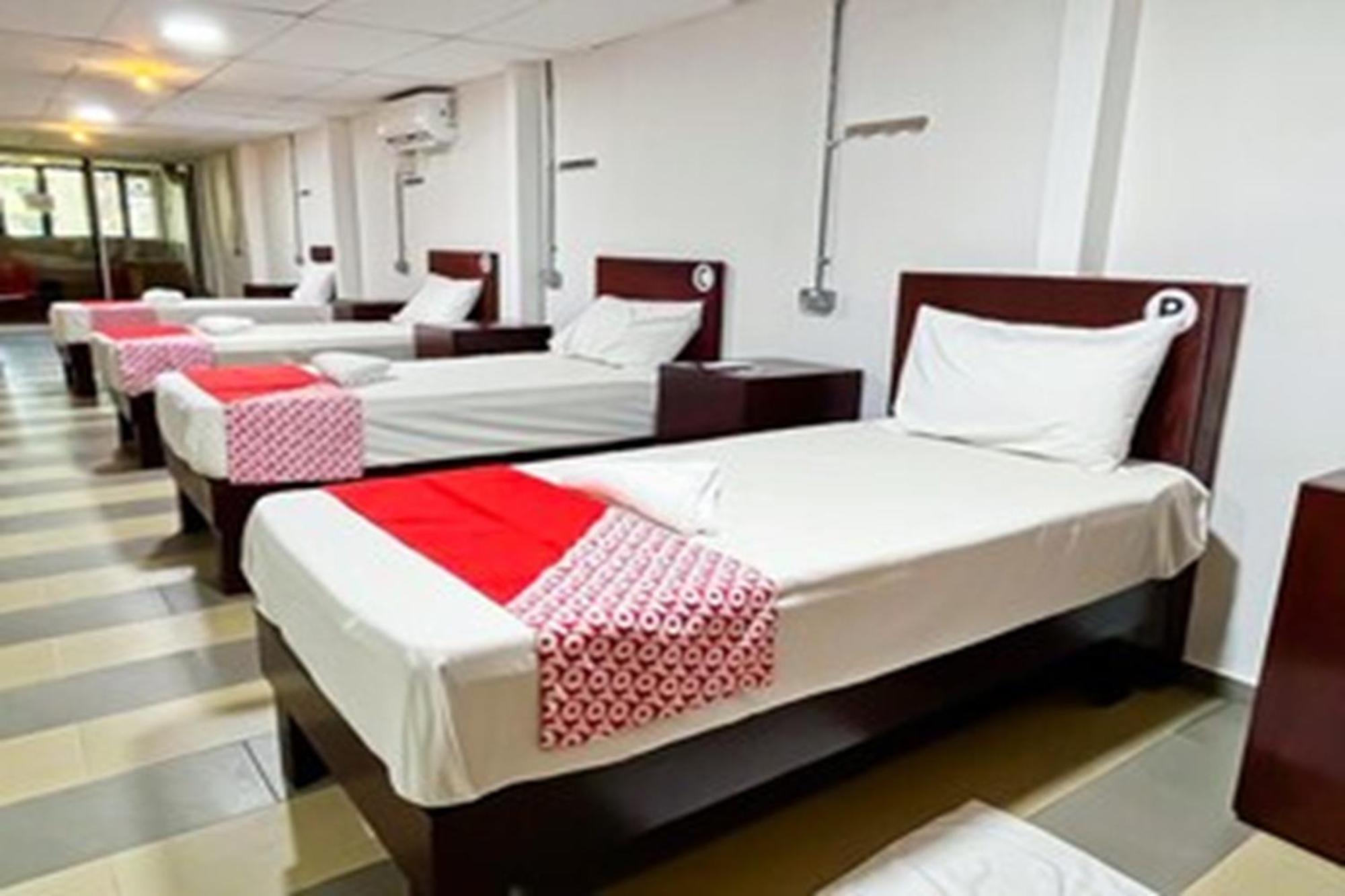 קואלה לומפור Super Oyo 90572 J Hotel Masjid India מראה חיצוני תמונה