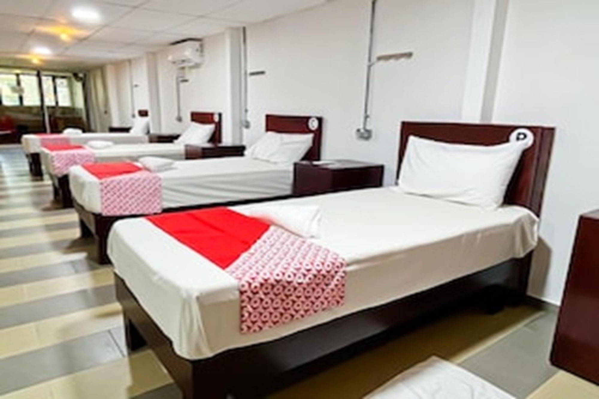 קואלה לומפור Super Oyo 90572 J Hotel Masjid India מראה חיצוני תמונה