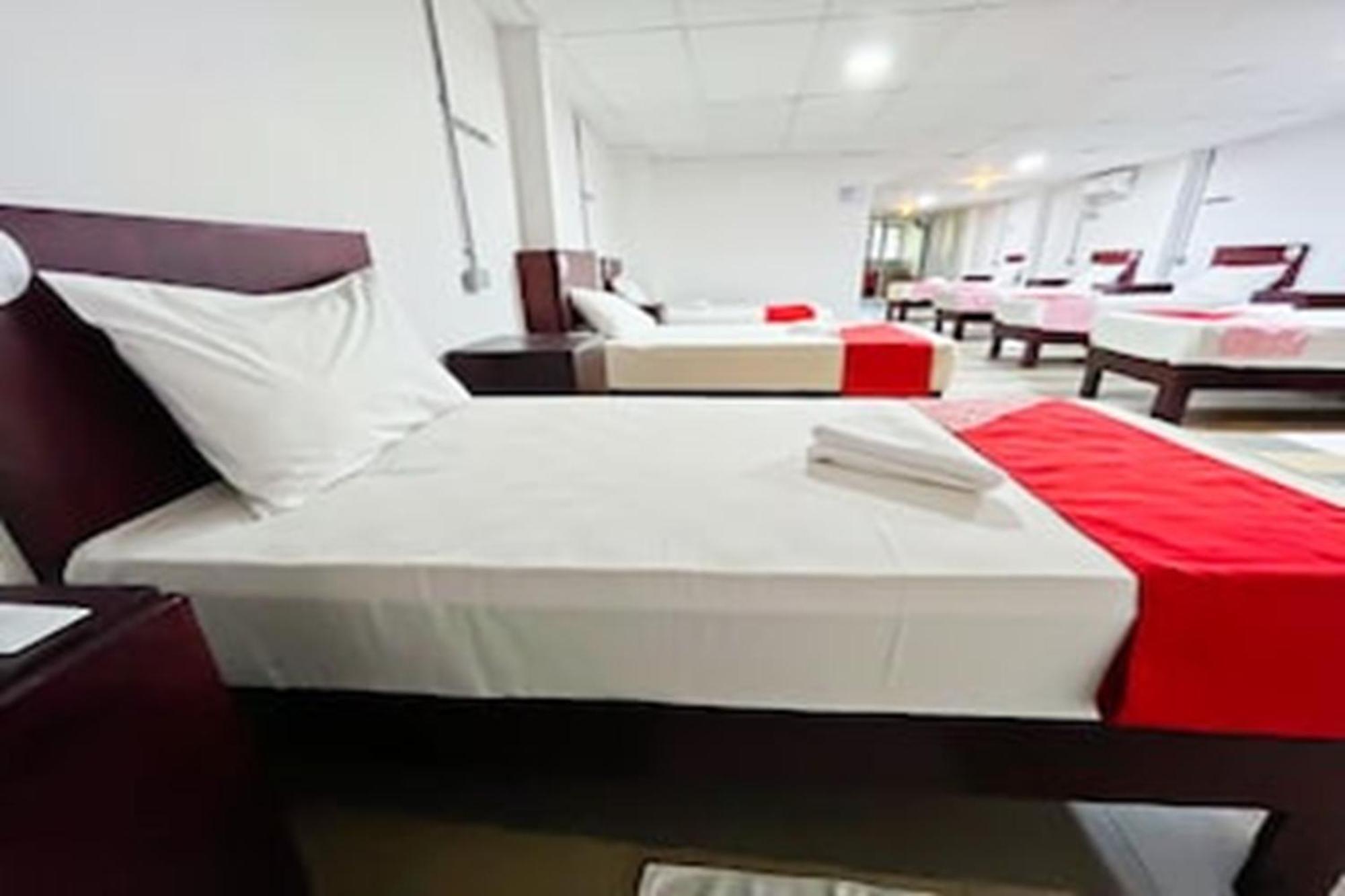 קואלה לומפור Super Oyo 90572 J Hotel Masjid India מראה חיצוני תמונה