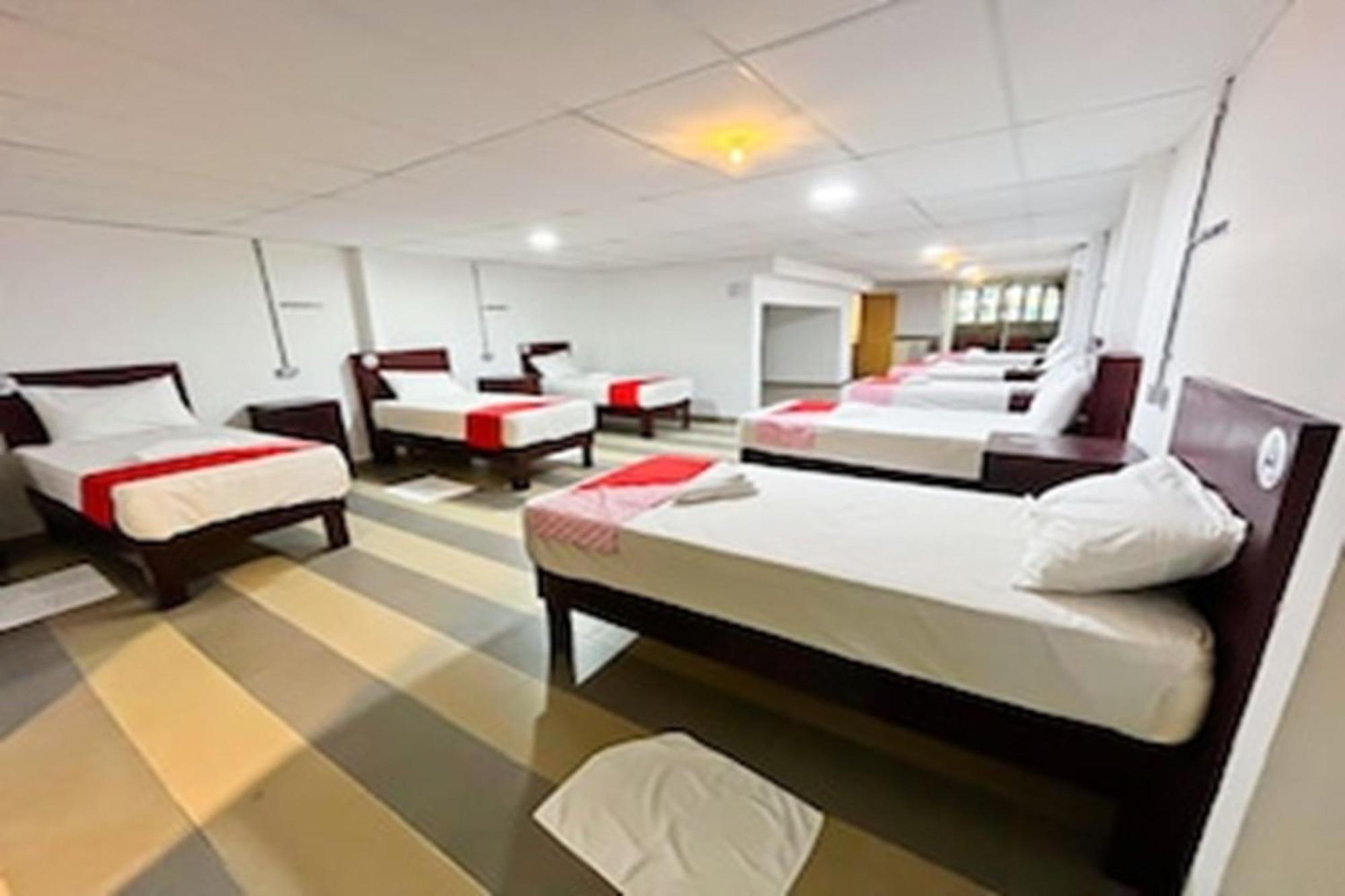 קואלה לומפור Super Oyo 90572 J Hotel Masjid India מראה חיצוני תמונה